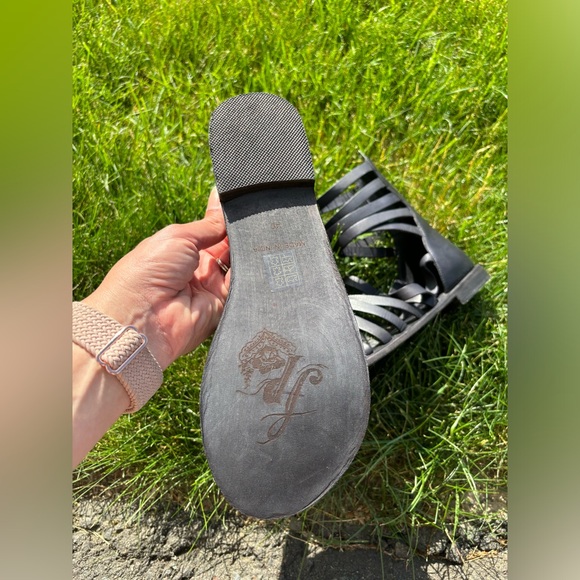 Lucia Gladiator Sandals - Picture 4 of 9